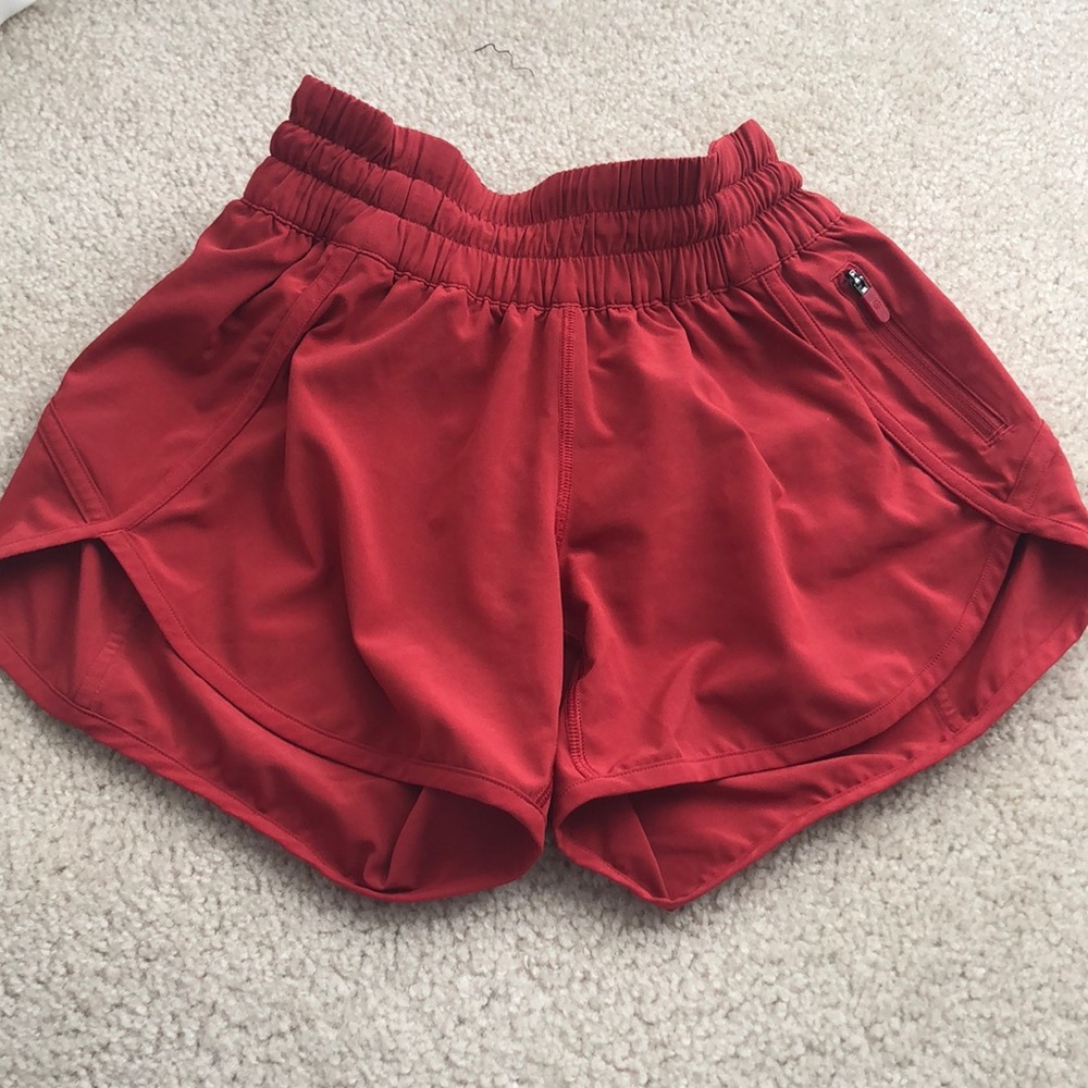 lululemon tracker short V size 2
